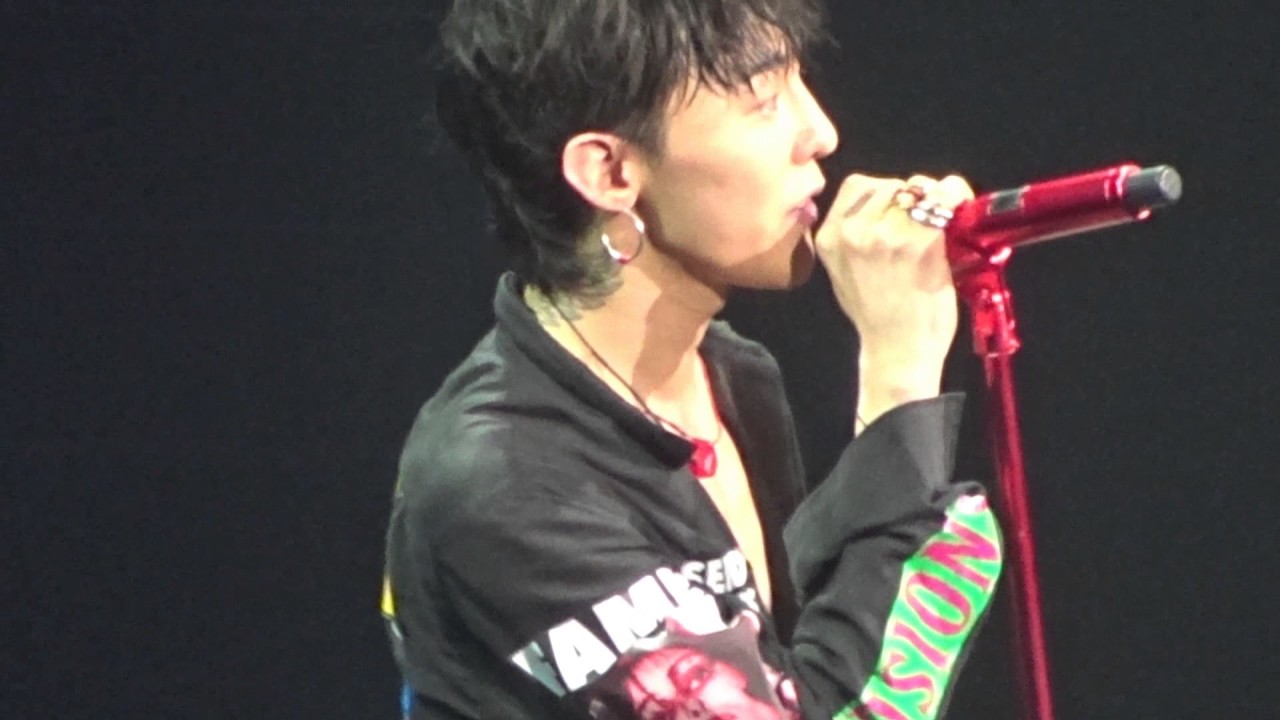 G-Dragon 2017 World Tour ACT III MOTTE part 5 (G-Dragon chats w/fans