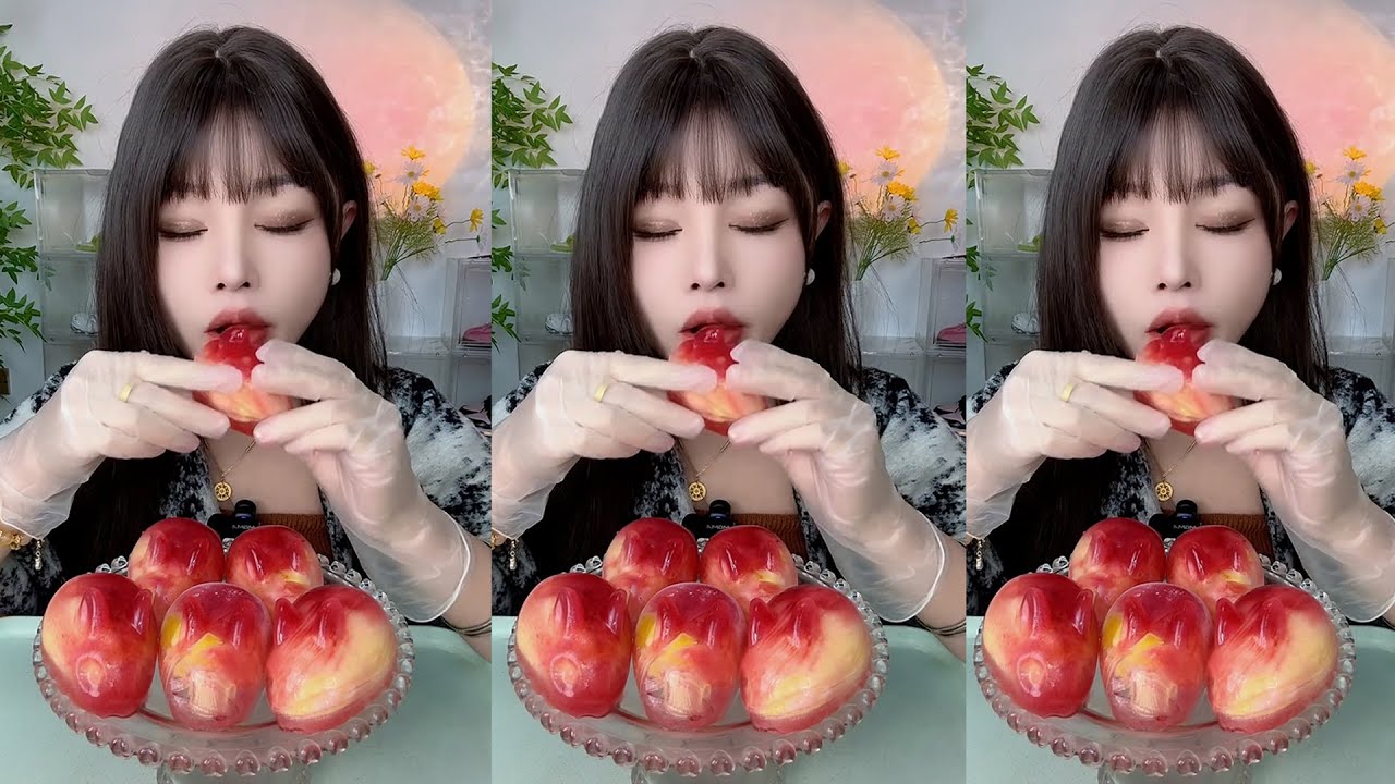 ASMR ICE EATING  / ASMR MUKBANG ICE EATING SOUNDS FROM THE FROZEN WATER