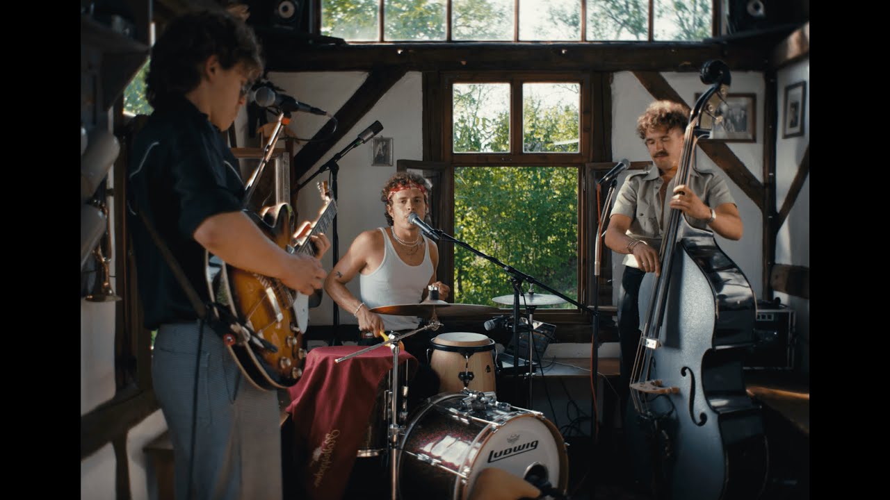 Watch Udo West - Schicki Micki (Orangerie Session) on YouTube Watch Udo West - Schicki Micki (Orangerie Session) on YouTube