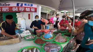 0807-4金線魚喊半天大家都不動 大叔豁出去加到滿出滿入 一個接一個猛掏錢 台中大肚市場 海鮮叫賣大叔 海鮮叫賣 海鮮大叔seafood auction