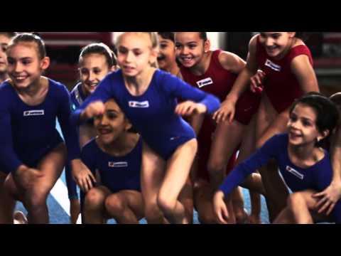 Video: După 10 Ani, Gimnastele Chinezești S-au Dezbrăcat De Medalii - Matador Network