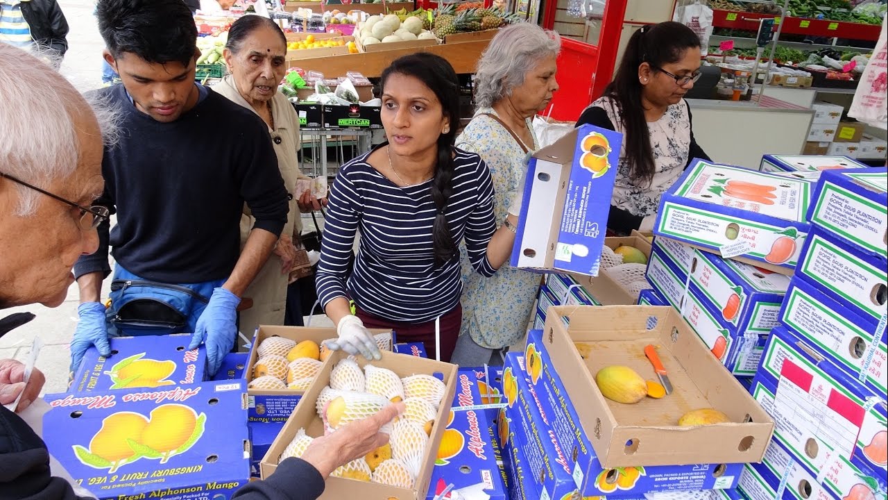 1000's of Kesar & Alphonso ("Hapoos") Indian Mango Mania in London at