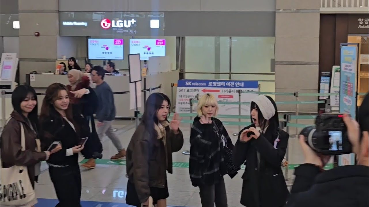 Unis Airport Departure Wide Angle 251219