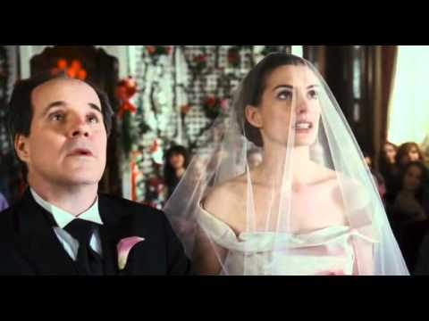 Anne Hathaway Wearing A Bikini In The Movie Bridewars - YouTube