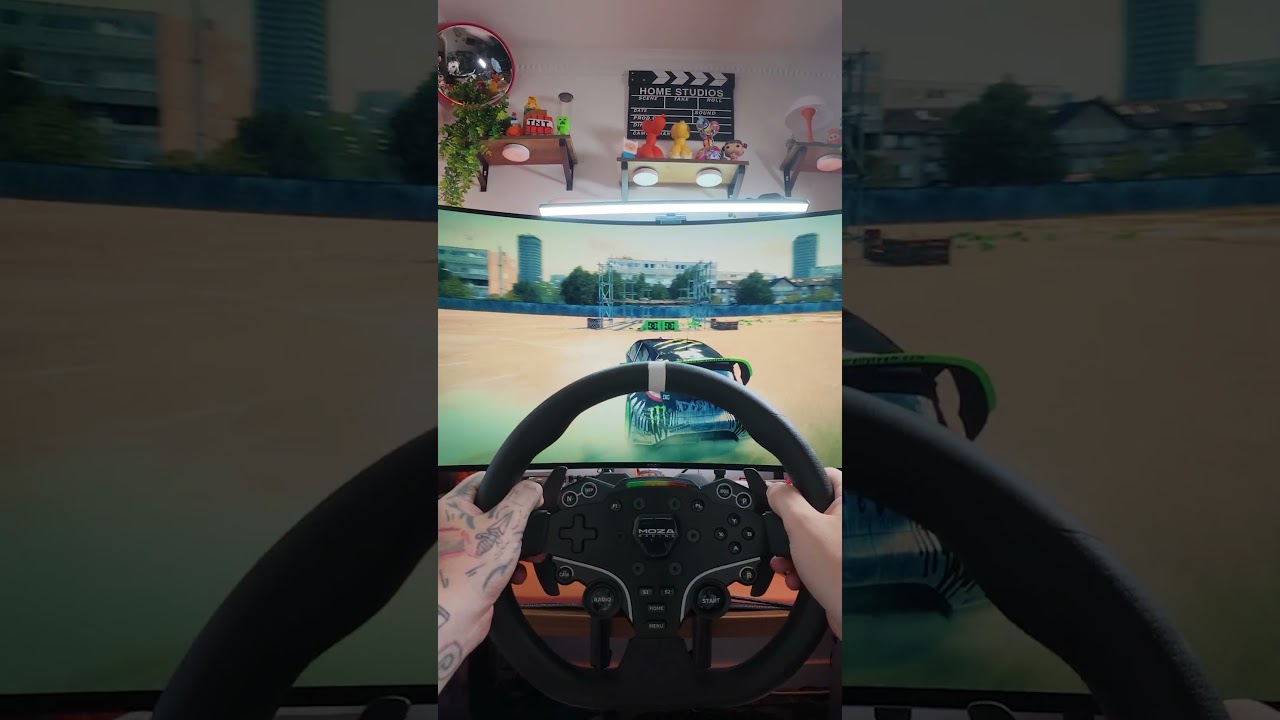 Unboxing the MOZA R3 Racing Wheel and Pedals for PC. 📷 