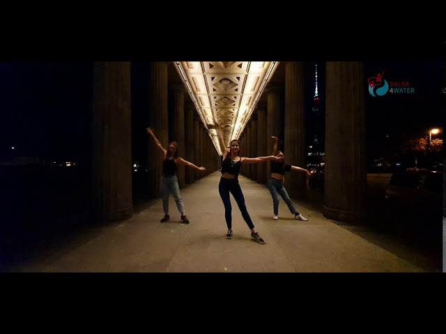 Our salsa Lady Styling choreo after a 4 weeks course.💃

Dancers: Monica ; Ylenia ; Louise 

Choreography: Louise Dupuis