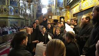 Колядку «Нічка та радісна» виконує хор Успенської Почаївської лаври
