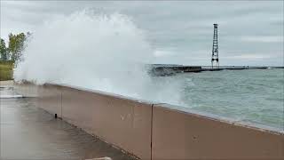 Big wave of Lake Michigan in Chicago