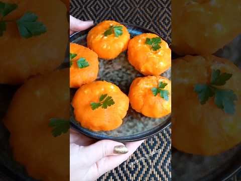 Лучше закуски на Новый год не придумать.Приготовьте 'Мандаринки'с этой начинкой-все будут в восторге