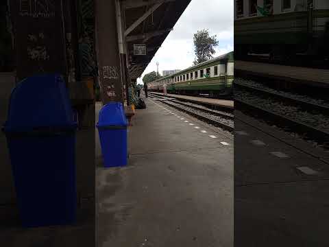 leaving Thonburi station bangkok