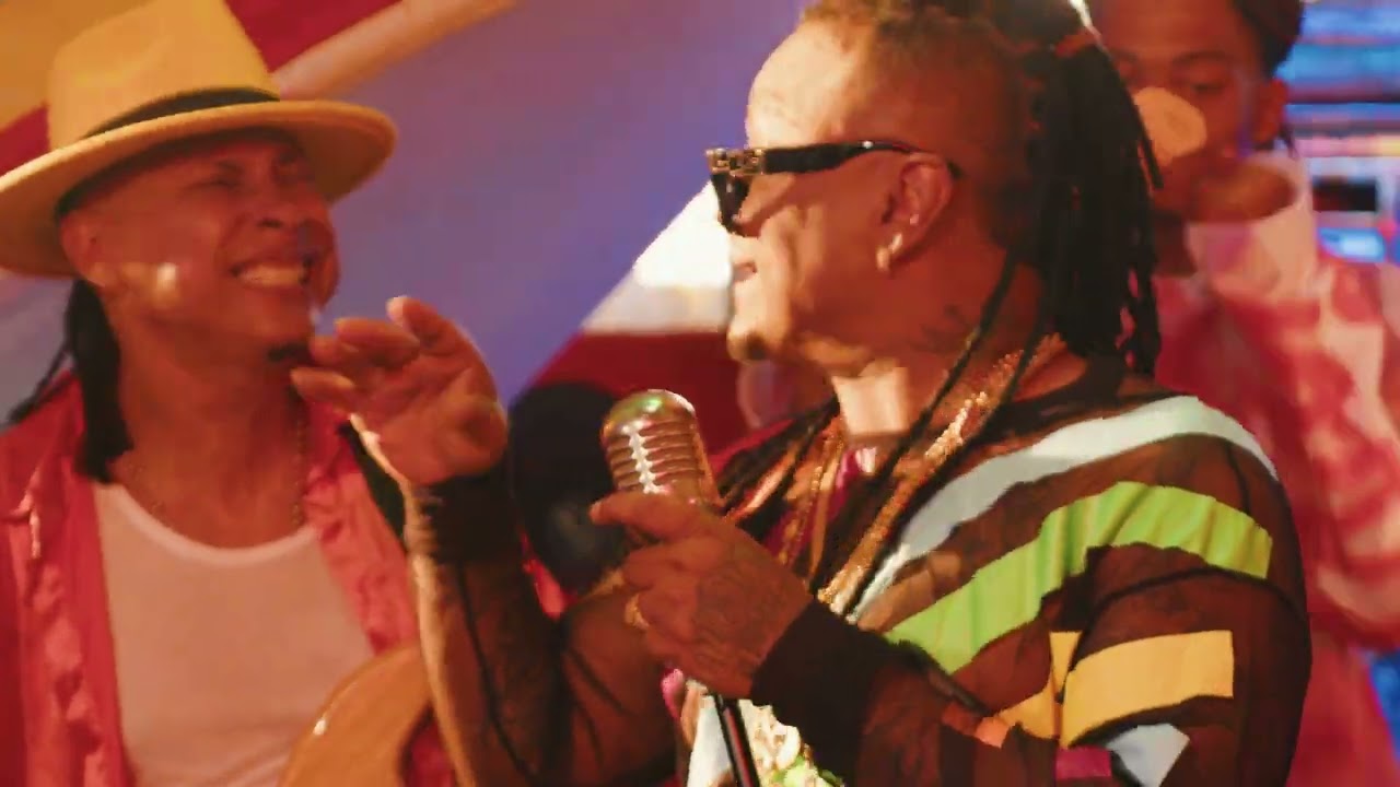 EL ESTUCHE DE PALO (video oficial) - MR BLACK EL PRESIDENTE