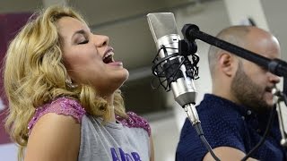 Video thumbnail of "Adriana Lucia | Llegaste tú | #SesionesEH"