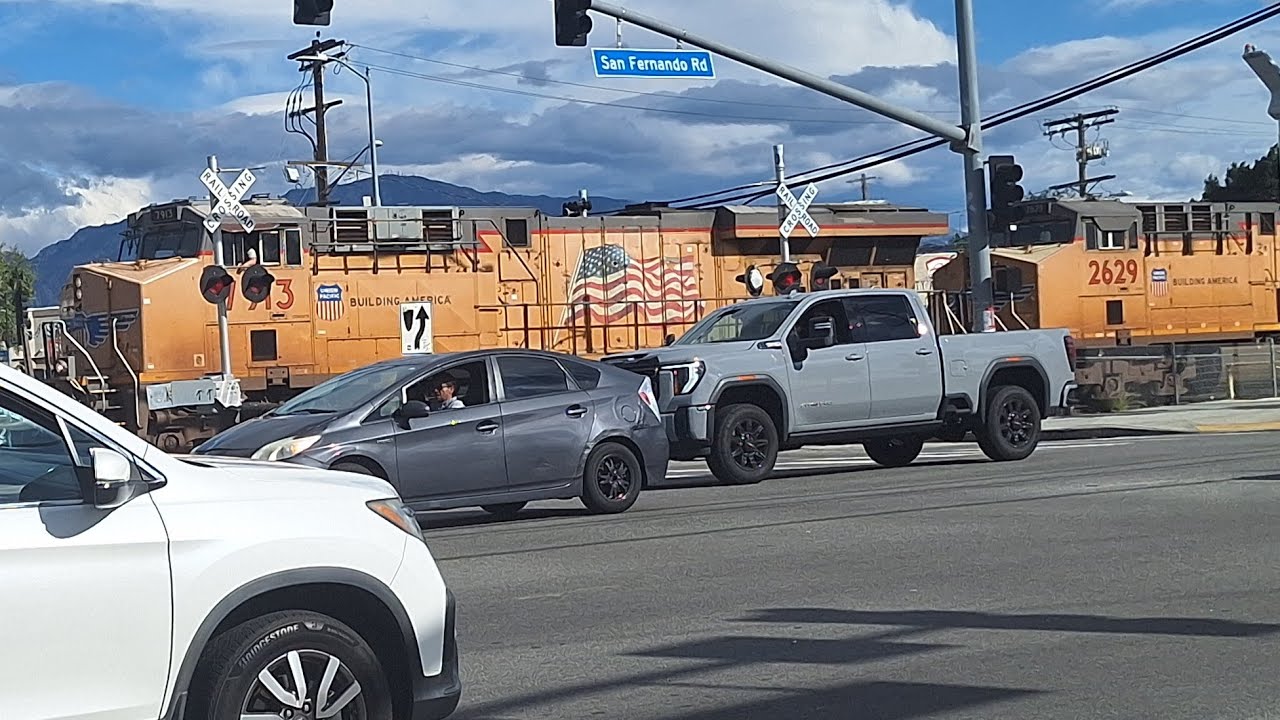 11-22-25! Trains in Pacoima!