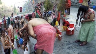प्रकृतिको शक्ति यस्तो रोगहरु ट्याकर्यक्कै निको हुन्छ। Hot Spring Bath Nepal | Singha TatoPani Nepal