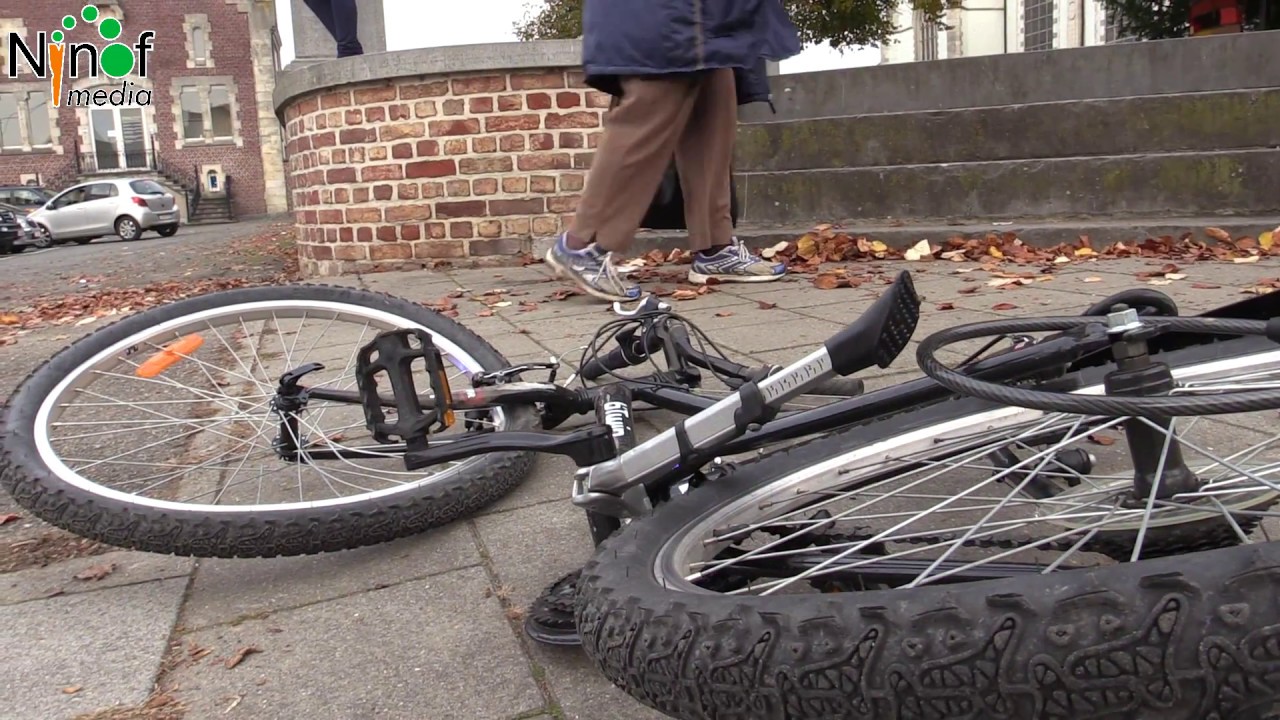 Fietser Gewond Na Aanrijding Op Zebrapad YouTube