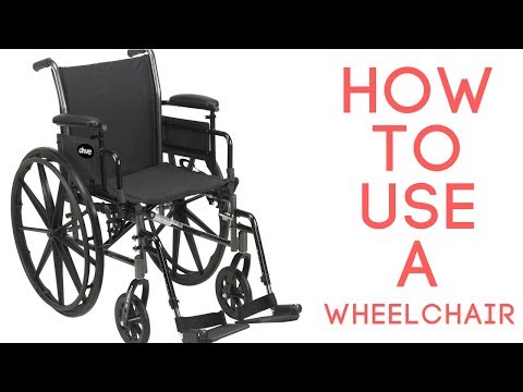 Video: Sådan bruges en kørestol (med billeder)