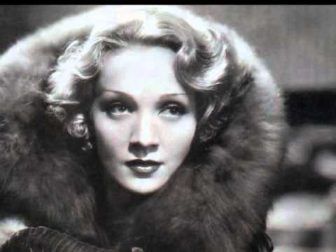 Marlene Dietrich "Candles Glowing" (Blonde Venus In Furs n°1).