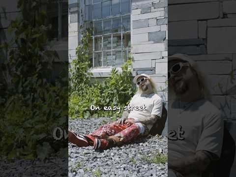 Give your mind a rest from the stress police 🚨 Sunshine Daze with Surfer Girl is out now!