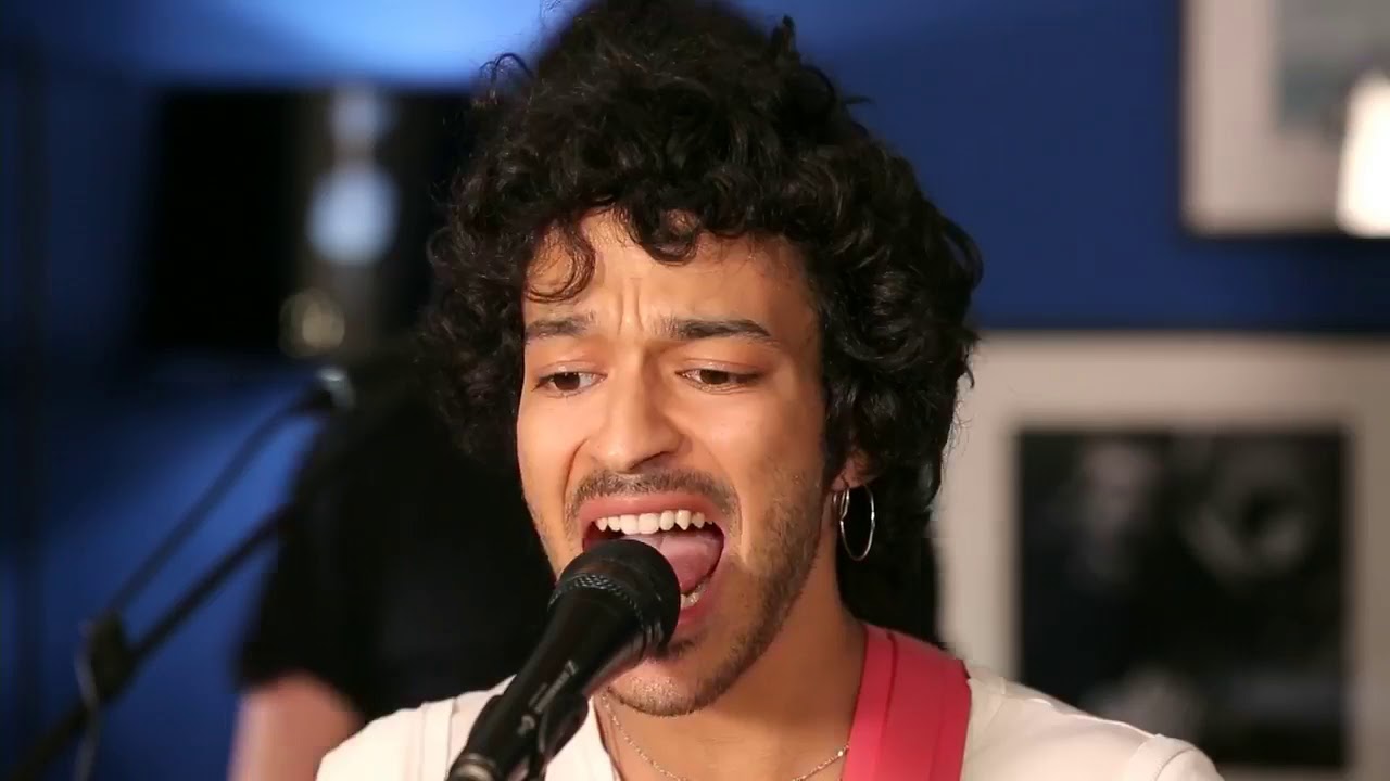 Adam Naas en live dans Les Lives de l'appart' (concert et interview)