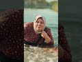 النخلة قالت أنا مالي ووقعت بيها