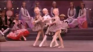 Tchaikovsky - The Nutcracker - Dance of the reed pipes