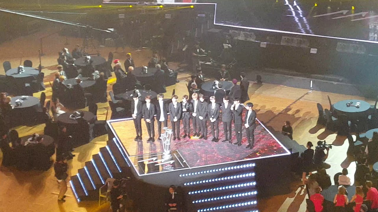 171115 Asia Artist Awards - WannaOne winning speech