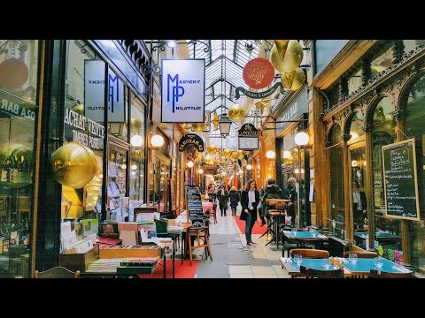 Paris, France : Passage Jouffroy, Passages des Panoramas : Christmas Noël in the streets of Paris