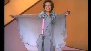 Eurovision 1976 - Netherlands - Sandra Reemer - The party is over now chords