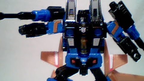 Stop Motion Review 008 and 011 - Generations Deluxe "Thundirgecracker" Part 2