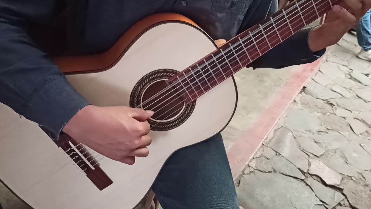 Guitarra Cedro Rojo - YouTube