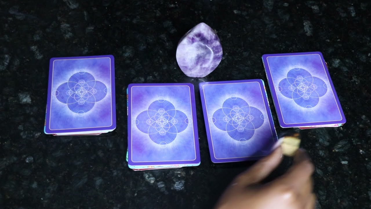 WHOSE JEALOUS OF YOU? 🤨👩🏽‍💻 |👽PICK A CARD👽|WHO IS SECRETELY ENVIOUS & HATIN’👀💭 JUICY AF 🥵💦