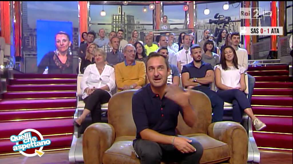 Vera Casamonica (Lucia Ocone) in collegamento da Porta a Porta - Quelli che il calcio 13/09/15