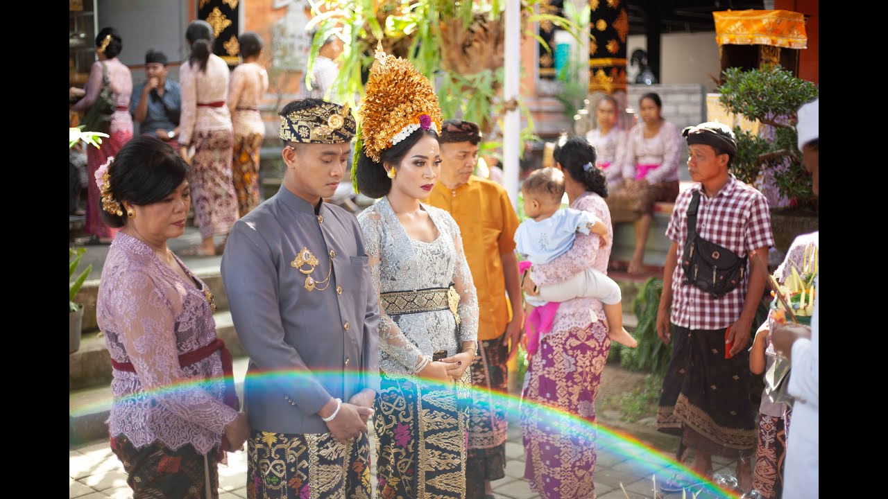 Arya & Dina MEMADIK // NGIDIH - BALI CEREMONY - YouTube
