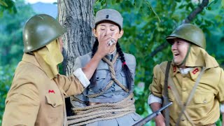 敵軍用被俘共軍當誘餌設陷阱，誰知惹怒了女戰神，一個衝鋒碾碎所有陷阱！