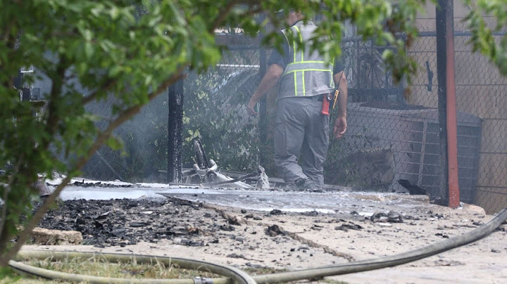 "Tengo miedo": madre hispana pierde todo luego de un incendio en casas de San Antonio