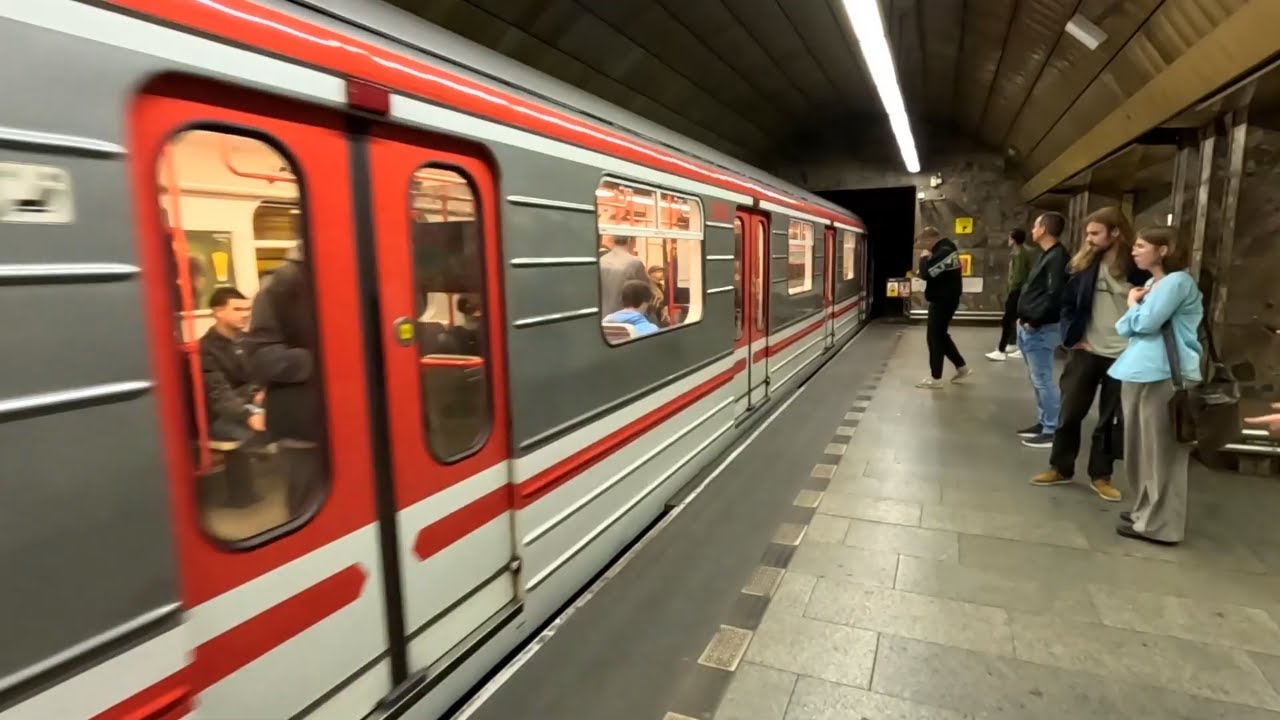 Prague Metro - Můstek Station | 3x Escalator | 27/05/25