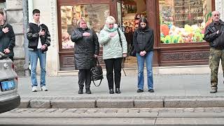 Під час церемонії попрощання у Львві із захисниками Ігорем Груником та Сергієм Кушніром.