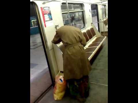 Бабка в поликлинике. Банда бабушек. Прану по телефону с бабкой. Был бы ты человеком обэмэ. Бабка ругается матом в поликлинике.