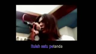 Download Lagu Seragam Hitam - Kristal (Versi 2000) Karaoke No Vocal HD MP3