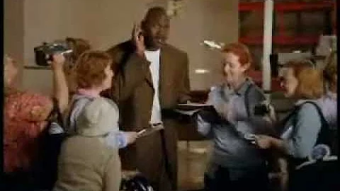 "Hanes Gift Basket" - Commercial with Edith Fields