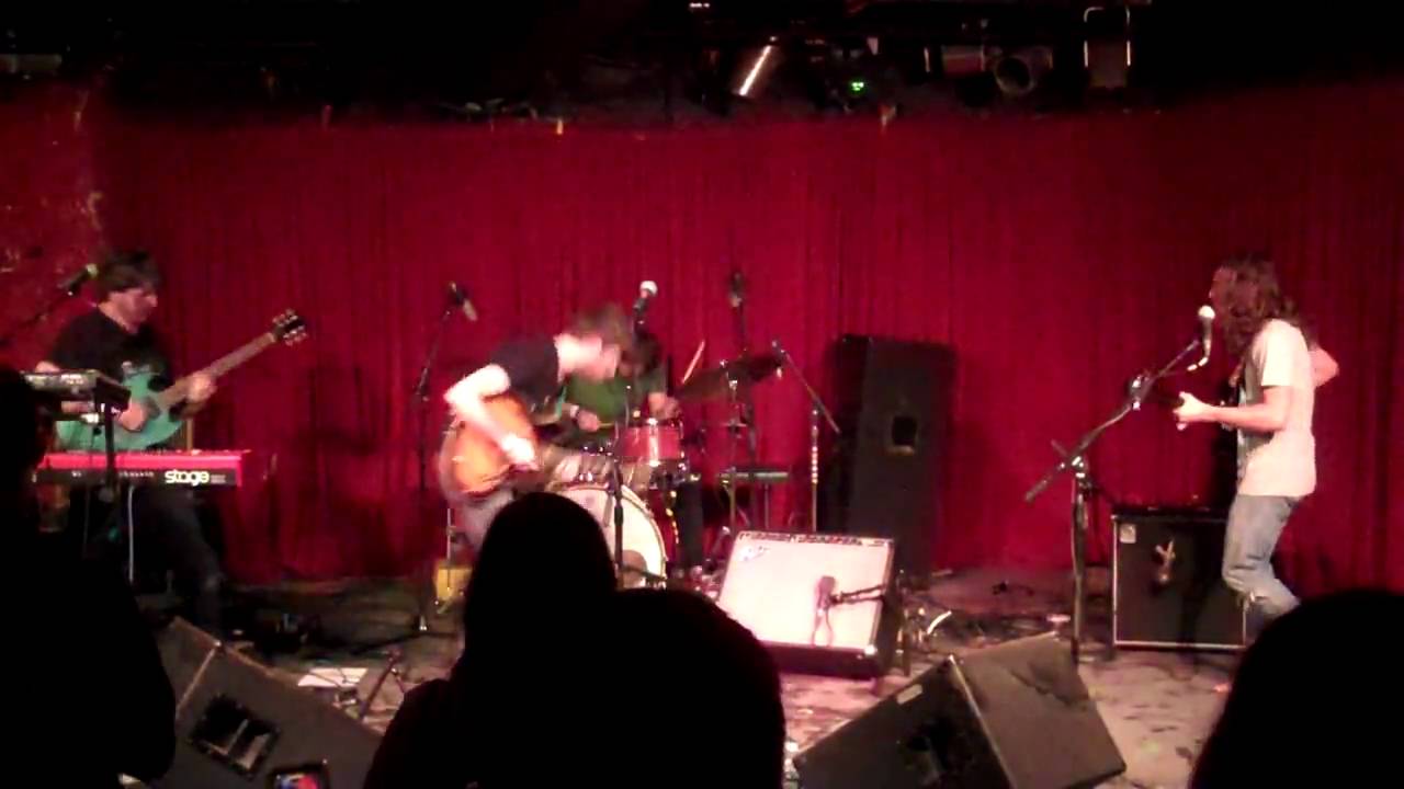 Guarda Skybox -- Plastic Cups su YouTube Guarda Skybox -- Plastic Cups su YouTube