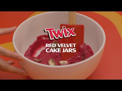 twix®-red-velvet-cake-jars