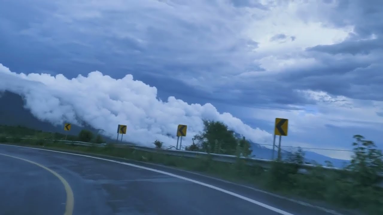 highway cloud-4k , nature views blue sky and gorgeous puffy white clouds