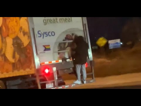 Man seen hanging on the back of a truck on Ontario highway | CAUGHT ON CAM