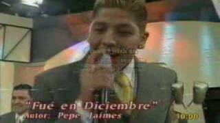 Vignette de la vidéo "ARTURO JAIMES Y LOS CANTANTES  "FUE EN DICIEMBRE" CANTA MIKE RODRIGUEZ JR. NK8 *LA SONORA*"