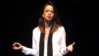 Masca perfecțiunii ascunde depresie și nefericire  | Andreea Raicu | TEDxAlbaIulia