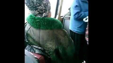Старые бабки устроили разборку в автобусе. Прикол. #shorts #подпишись #funclub