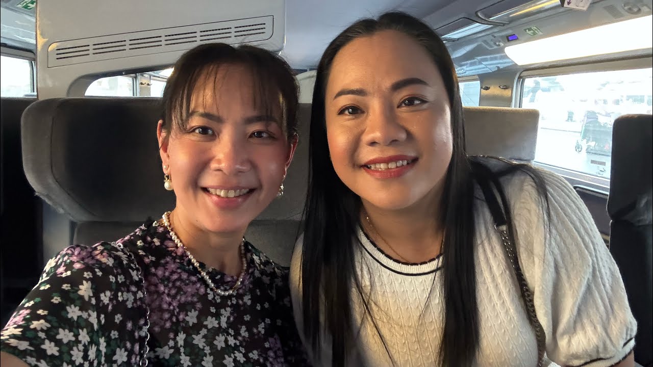 ពីនាក់បងប្អូនជិះរថភ្លើងទៅប៉ារីសទៀតហើយ