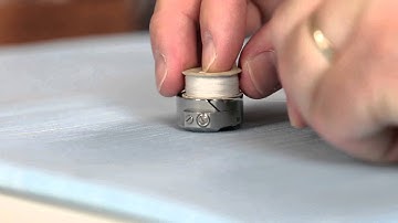 How a sewing machine bobbin works