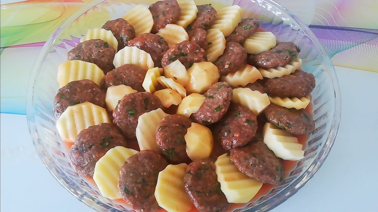 SIRRI BAHARATINDA ÇOK LEZZETLİ FIRINDA PATATESLİ KÖFTE TARİFİ! YEMEK TARİFLERİ – DİZME KÖFTE PATATES SIRRI BAHARATINDA ÇOK LEZZETLİ FIRINDA PATATESLİ KÖFTE TARİFİ! YEMEK TARİFLERİ – DİZME KÖFTE PATATES